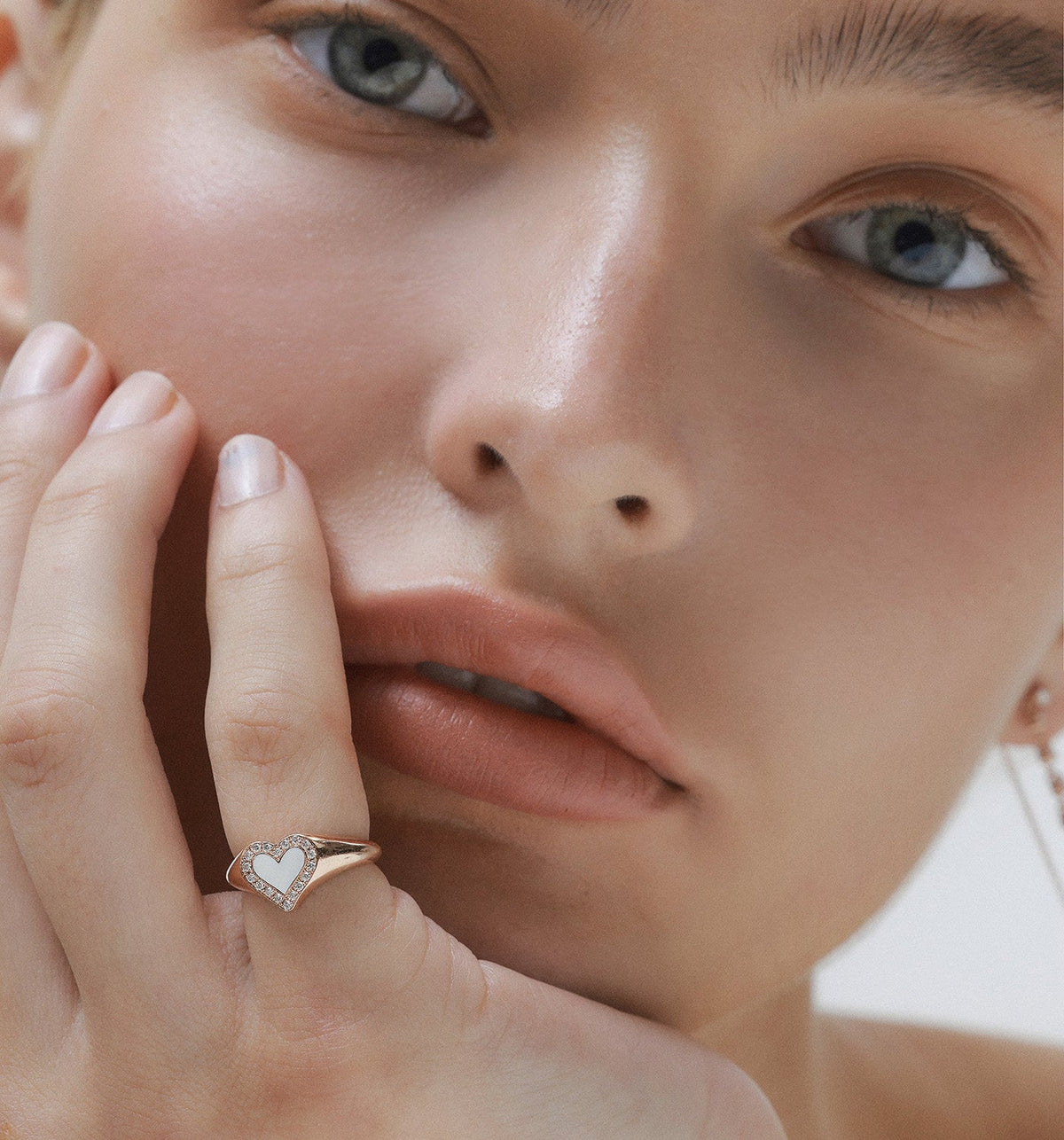 PINKY LEV HEART SIGNET DIAMONDS RING