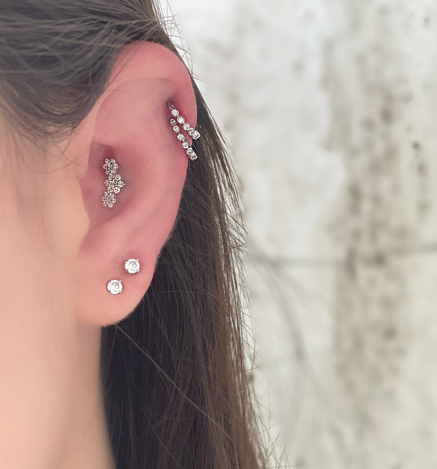 CLASSIC II DIAMONDS CLICKER EARRING