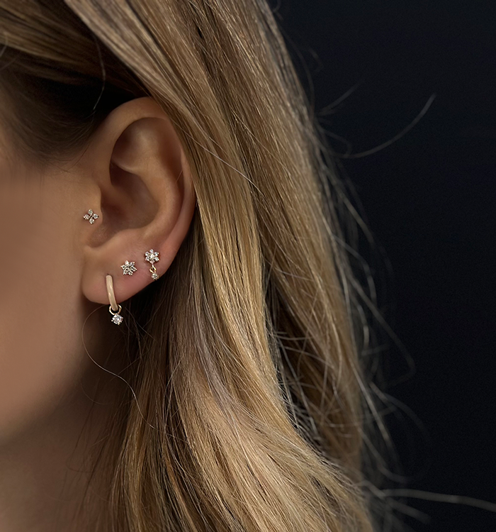 SMALL FLOWER DIAMONDS PIERCING LABRET