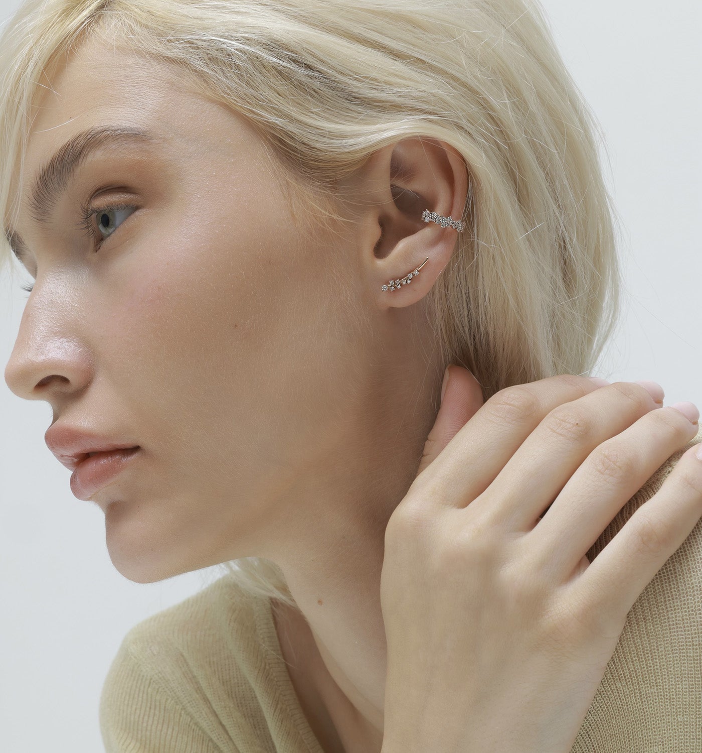 ARIEL DIAMONDS EAR CUFF