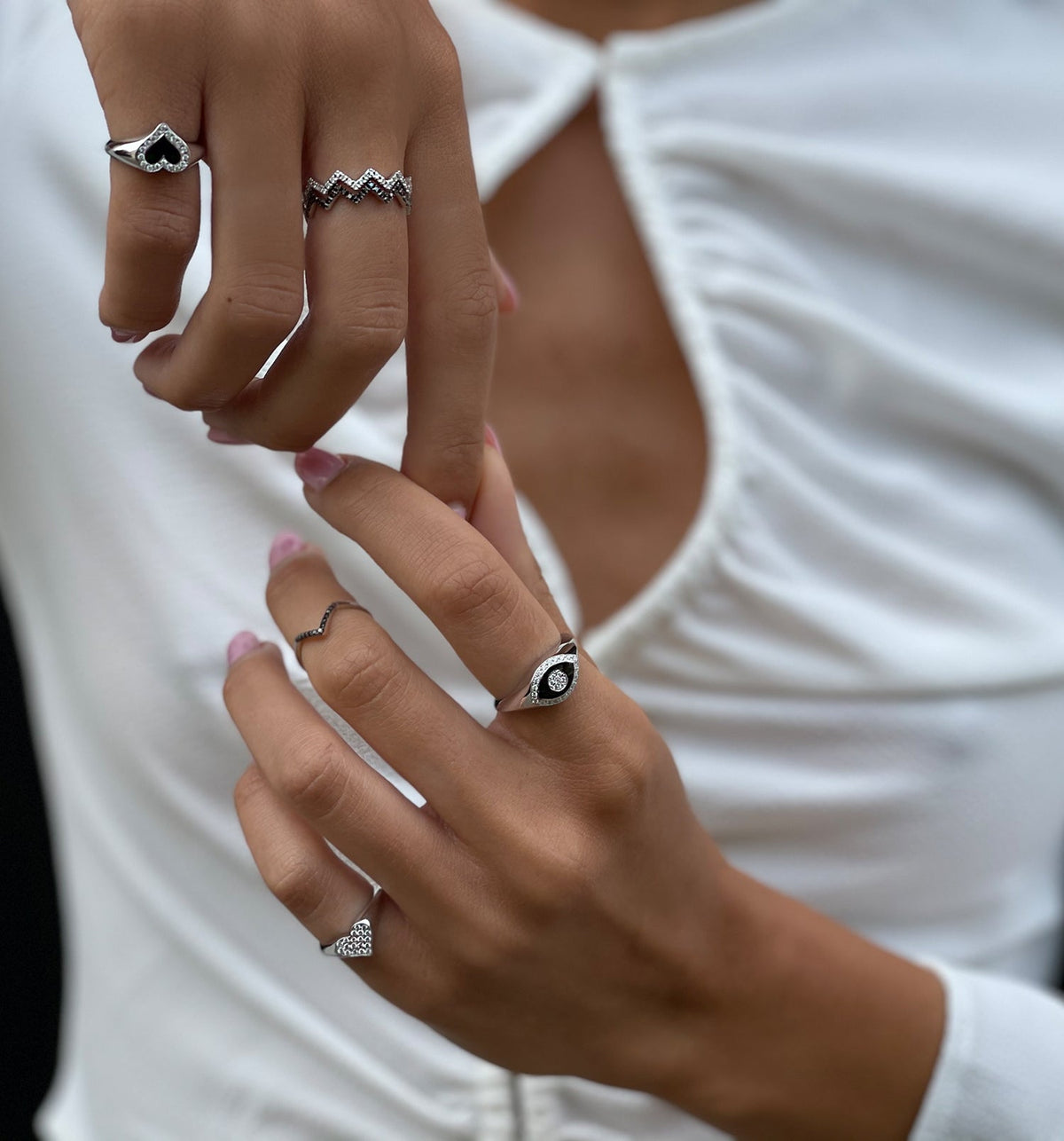 PINKY LEV HEART SIGNET DIAMONDS PINKY RING